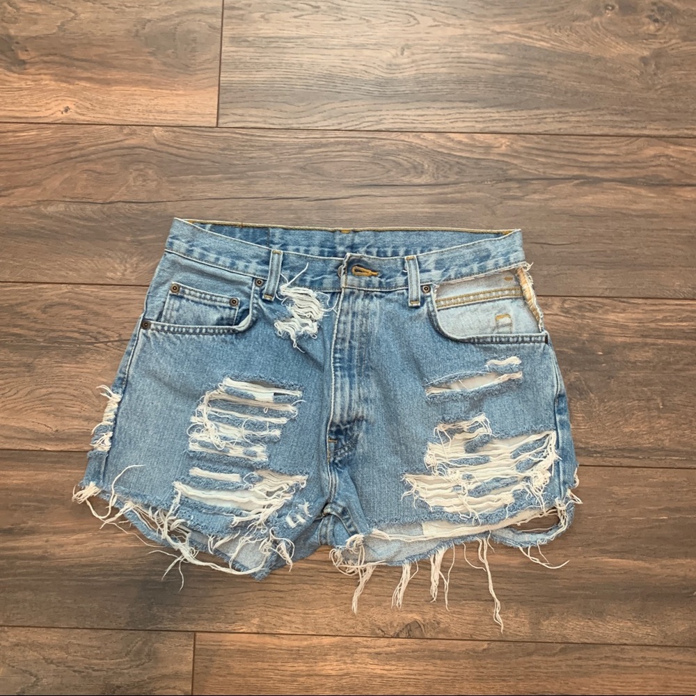 Distressed Arizona Jean Shorts! Does not have a size but fits like a 28!